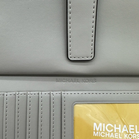 Michael Kors Jet Set Travel Double Zip Wristlet - BRIGHT WHITE/ SILVER TONE - Picture 8 of 10